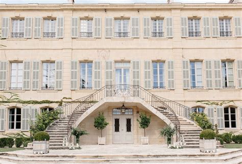 Get married at Château d’Estoublon .